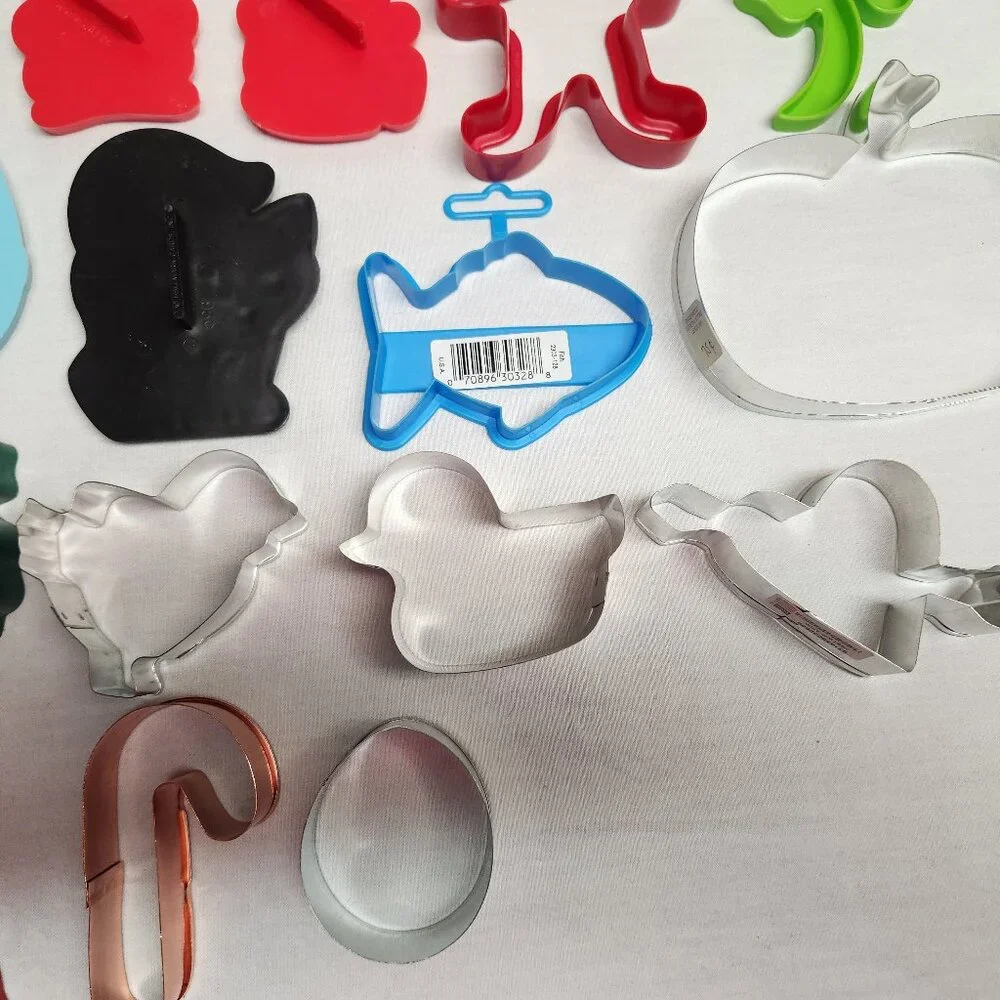 Vintage Cookie Cutters - Lot of 25